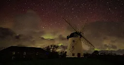Amazing Northern Lights display over North Wales