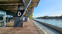 Sealed off section of Thames Path in west London has opened to the public