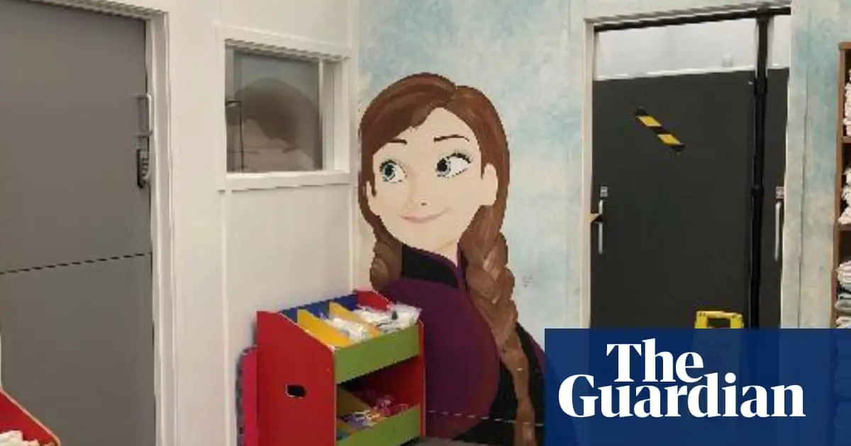 Asylum seeker children to get postcards after murals painted over